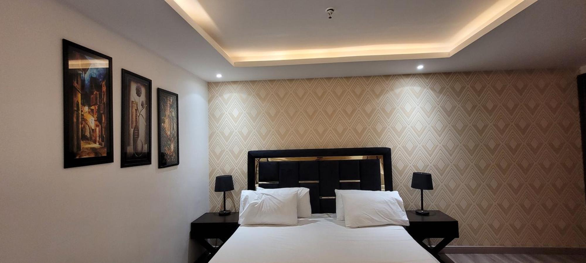 Goldcrest Luxury Apartments Lahore Luaran gambar