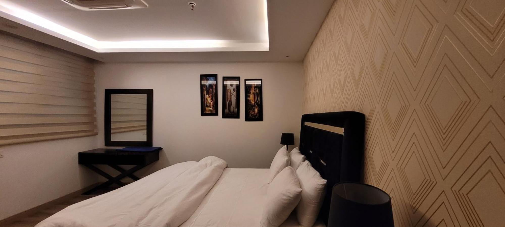 Goldcrest Luxury Apartments Lahore Luaran gambar