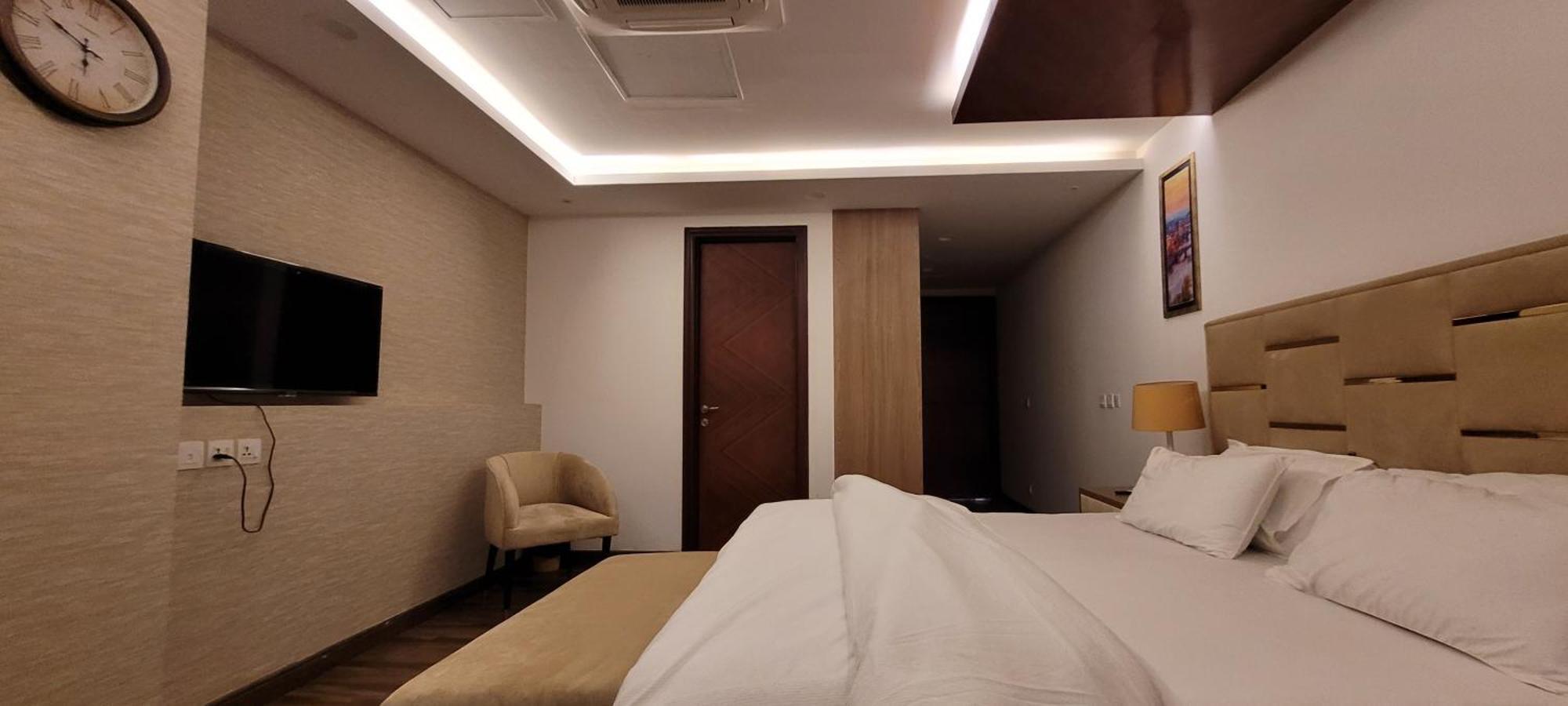 Goldcrest Luxury Apartments Lahore Luaran gambar
