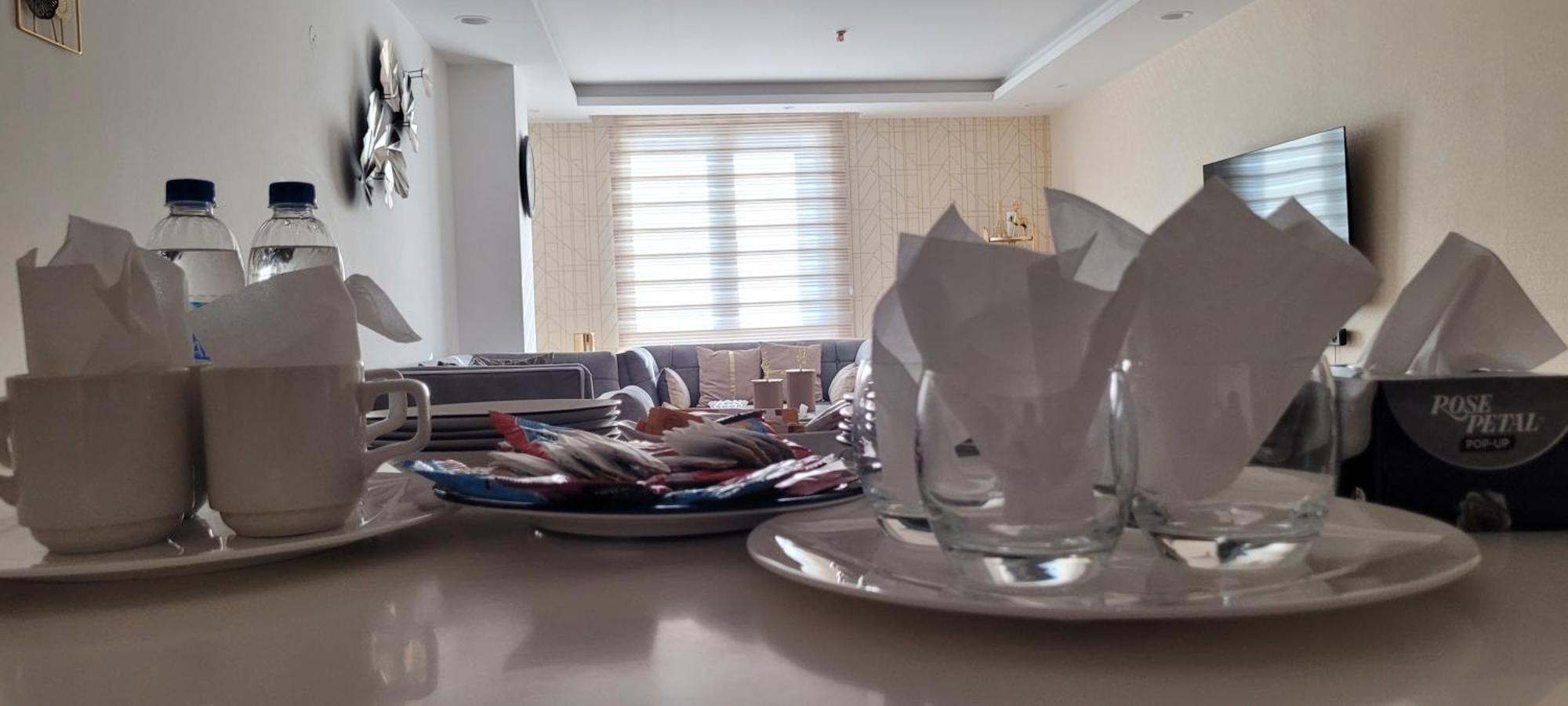 Goldcrest Luxury Apartments Lahore Luaran gambar