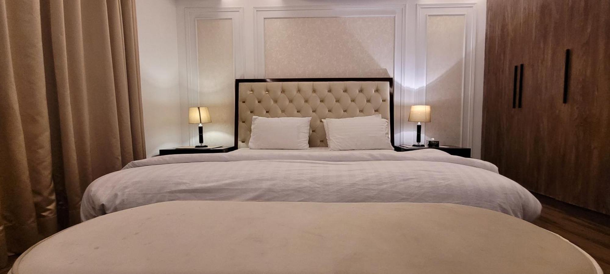 Goldcrest Luxury Apartments Lahore Luaran gambar