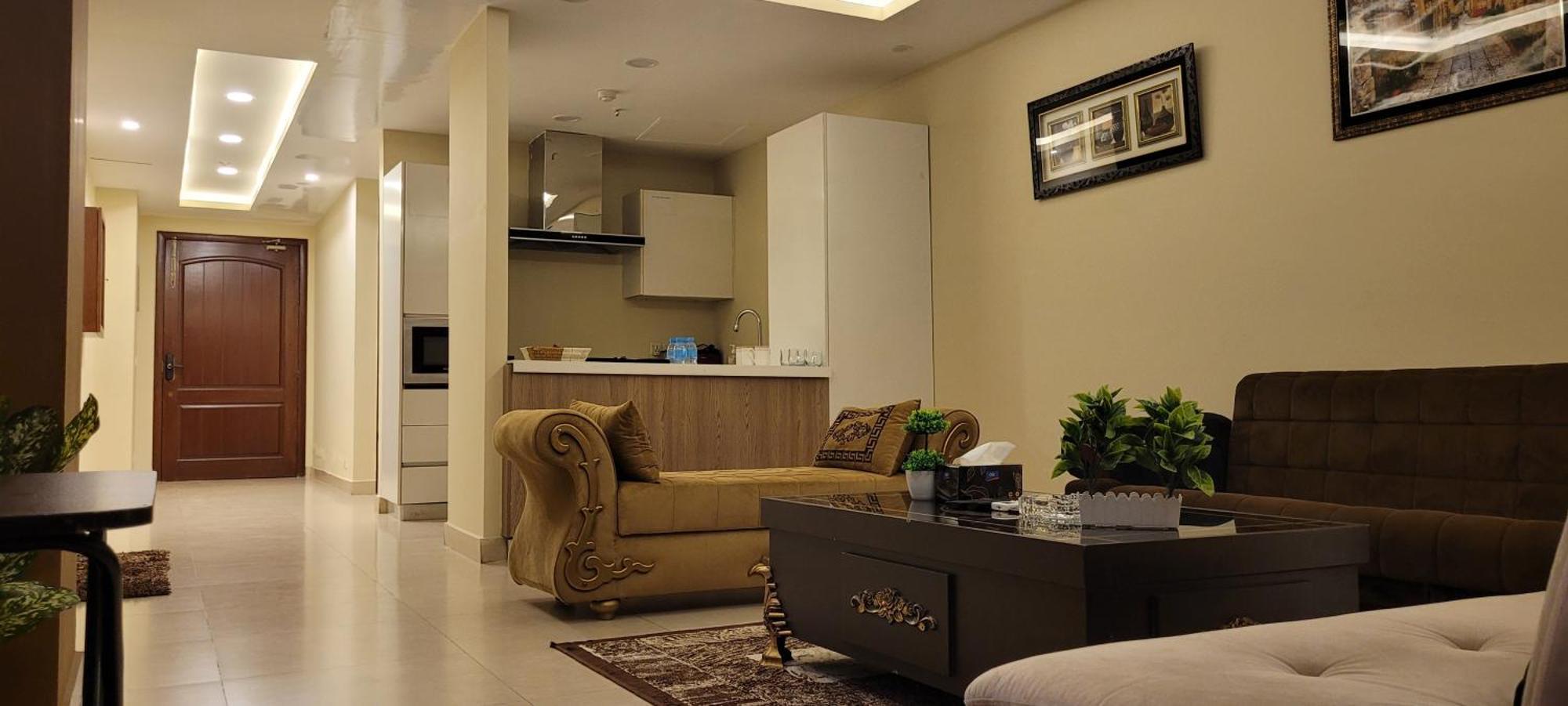 Goldcrest Luxury Apartments Lahore Luaran gambar