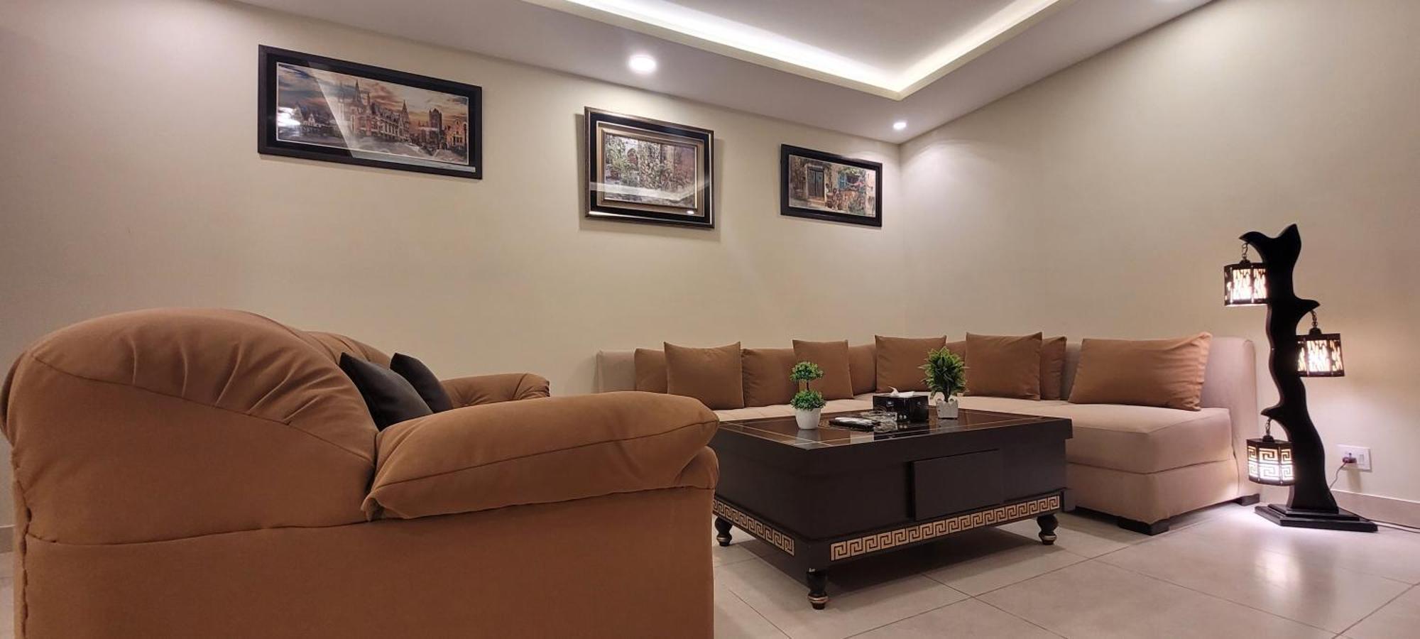 Goldcrest Luxury Apartments Lahore Luaran gambar